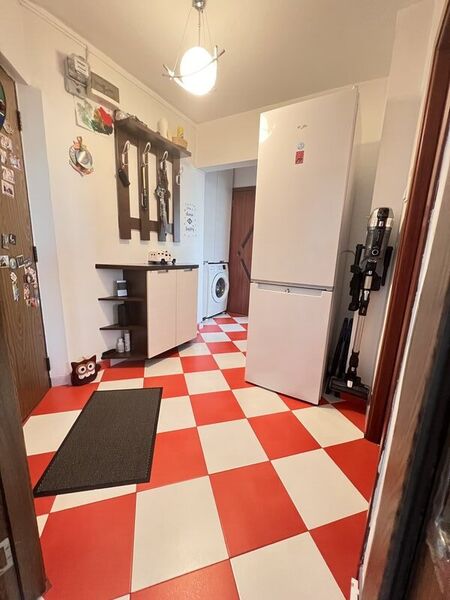 Salajan (1 min - metrou Nicolae Grigorescu)