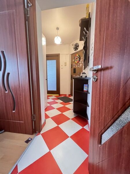 Salajan (1 min - metrou Nicolae Grigorescu)